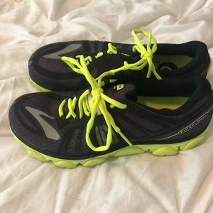 Brooks Pure Flow running shoes women’s size 9.5